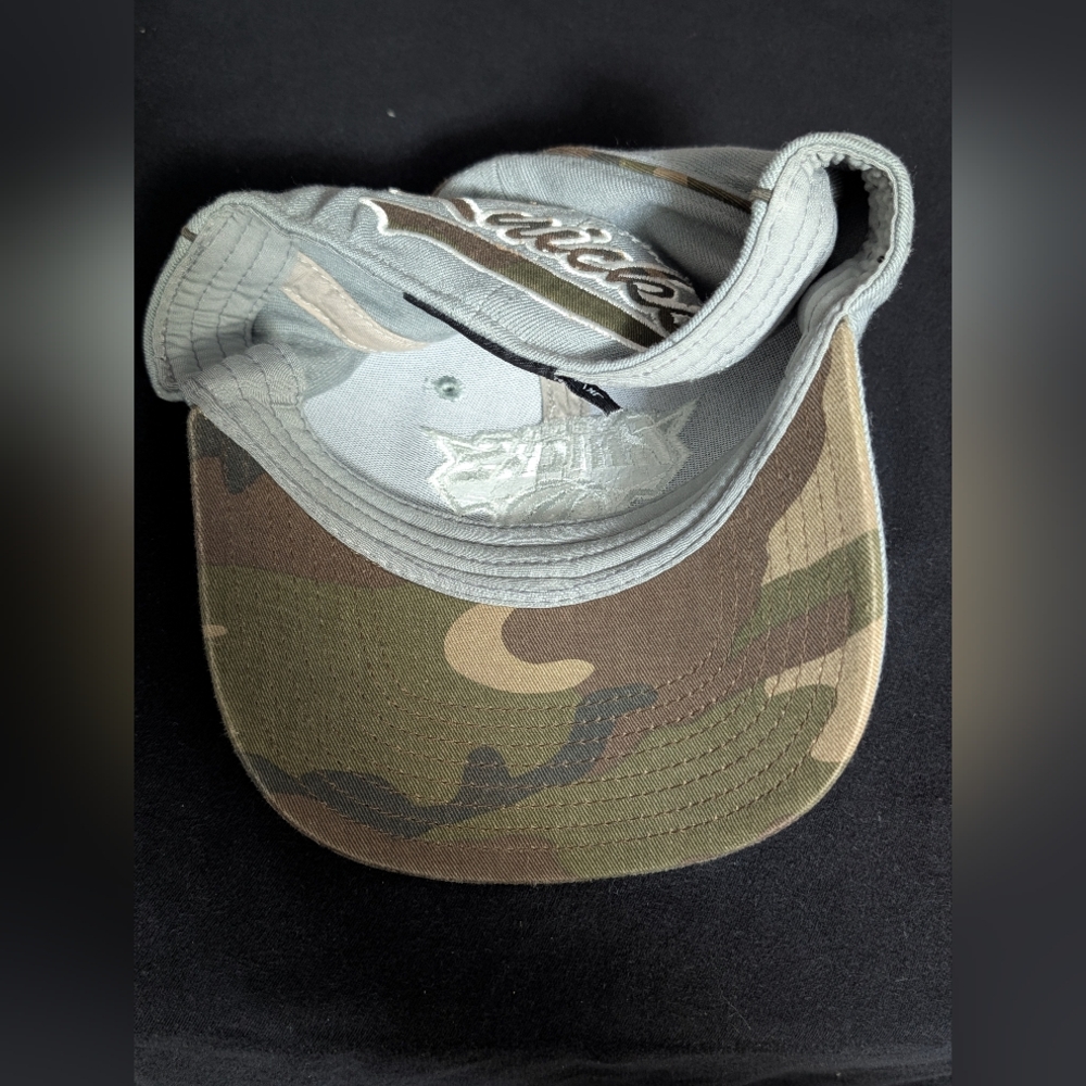 Men's Adidas Gray and Camo New York Knicks Hat Size L/XL - Picture 9 of 10